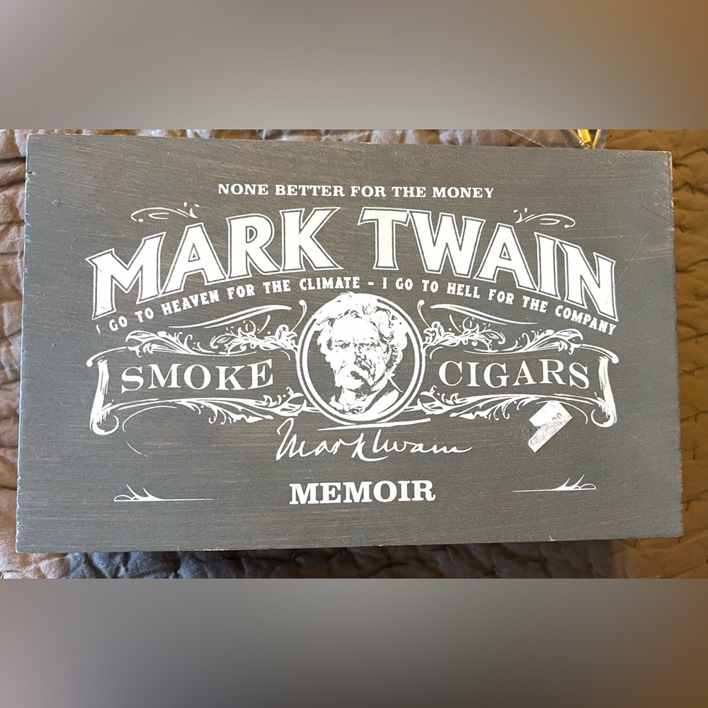 MARK TWAIN No 3 Wooden Cigar/Trinket Box, EUC